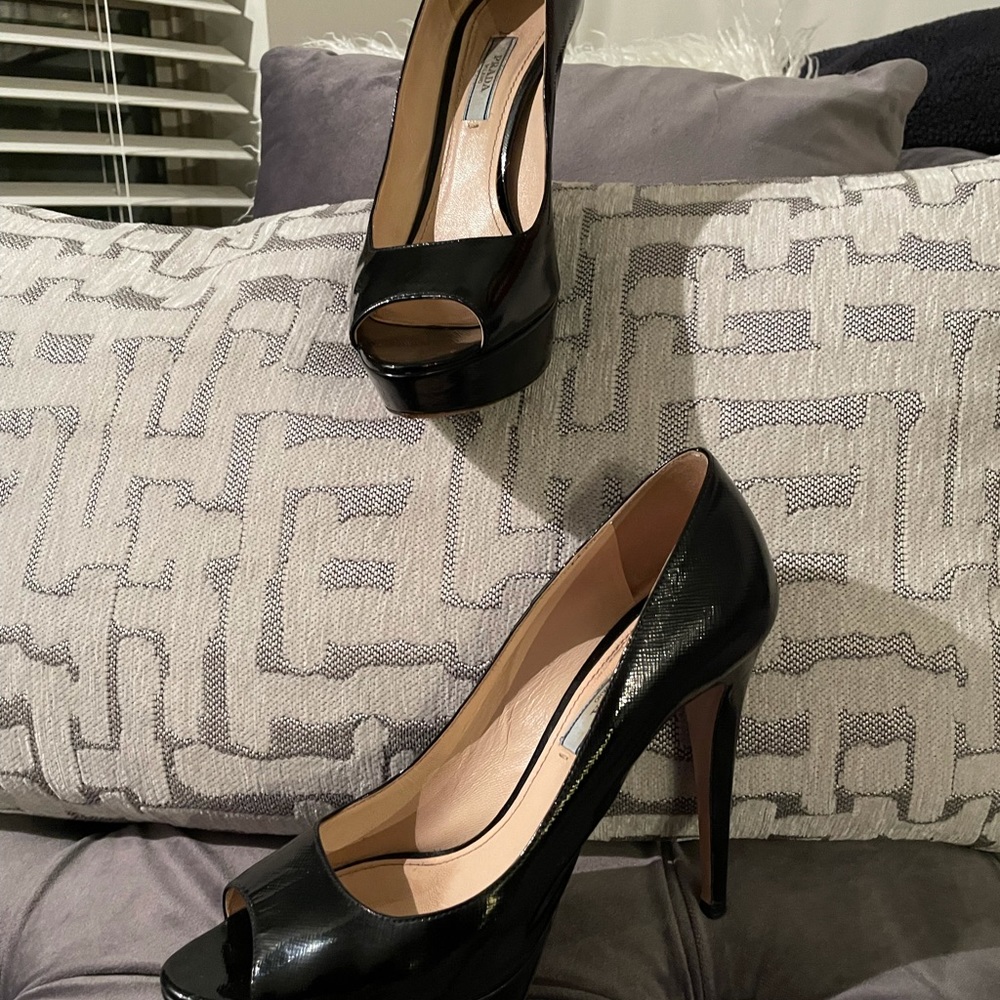 Prada Sz 39 Black Patent Leather Peep Toe Heels Hot Hot Hot sexy high heels - Picture 9 of 11